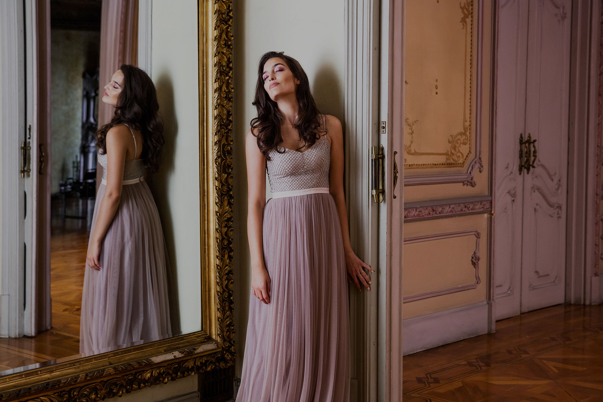 GIV_Pink_Mirror_People_C_1920x