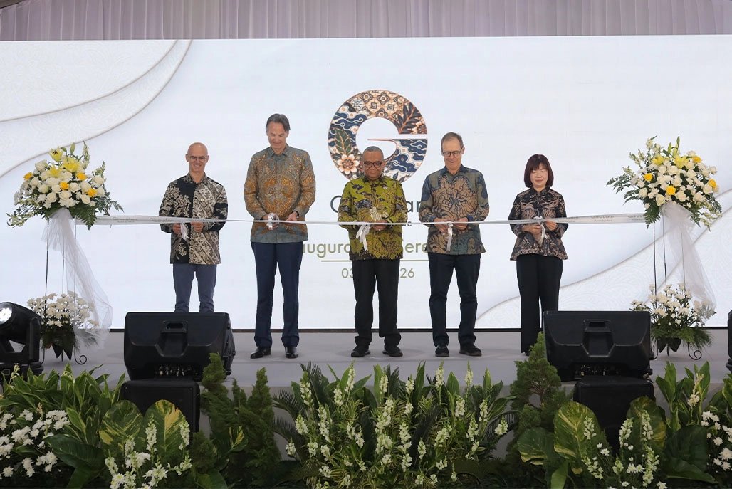 Left to right: Antoine Khalil (President Taste & Wellbeing, Givaudan), Christian Stammkoetter (CEO, Givaudan), Dr Afriansyah Noor (Vice Minister of Manpower), Mr Olivier Zehnder (Swiss Ambassador to Indonesia), Ms Christina Yeo (Global Head of Givaudan Business Solutions and IT, Givaudan).