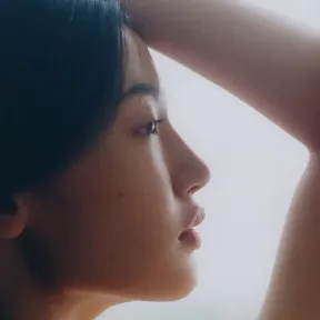 Profile picture of young woman